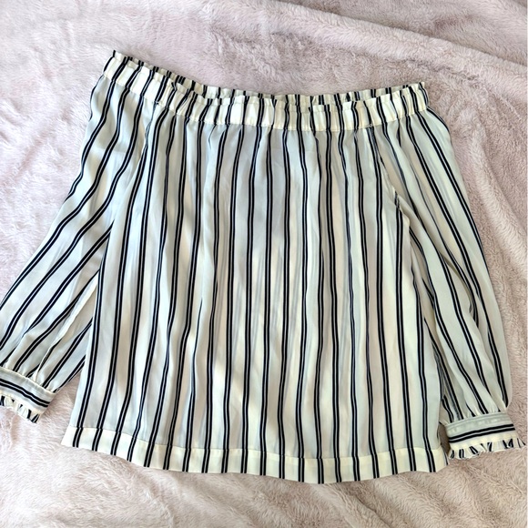 J. Crew Mercantile Off-The-Shoulder Bow Blouse SZ M Striped Navy & Cream - Picture 11 of 15
